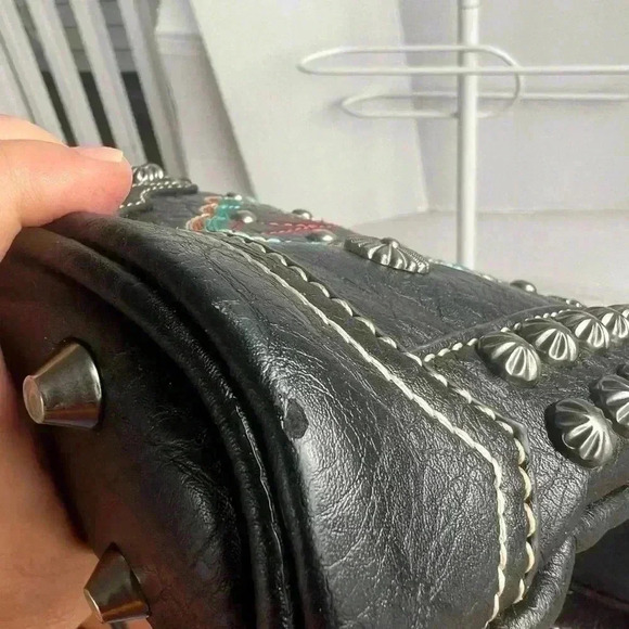 Montana West Beautifully Embroidered Crossbody Bag - Picture 2 of 11